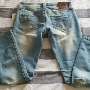 Dollhouse Distressed Jeans 🟢🟢